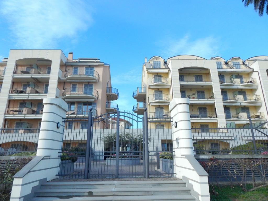 פינאלה ליגורה Residence La Perla מראה חיצוני תמונה